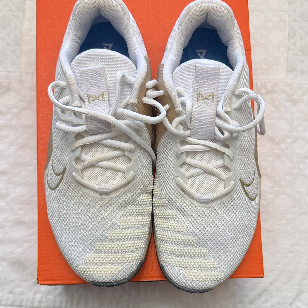 Nike White and Gold Athletic Trainers W Nike METCON 9